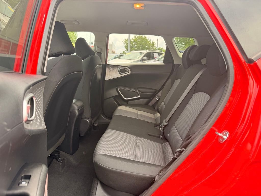 Used 2024 Kia Soul LX w/ Option Group 015 FWD image 15