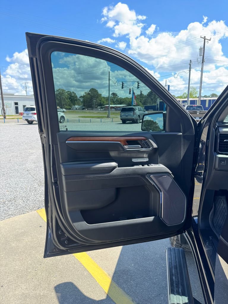 Used 2023 GMC Sierra 1500 Denali w/ Denali Reserve Package AWD/4WD image 10