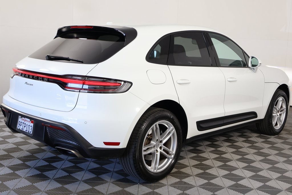 Used 2024 Porsche Macan AWD/4WD image 4
