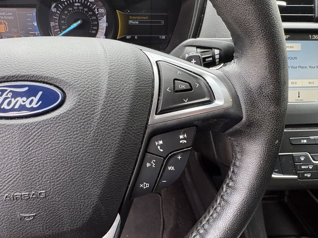 Used 2018 Ford Fusion SE w/ Equipment Group 201A FWD image 17