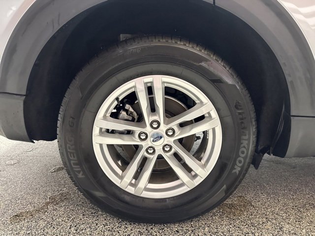 Used 2023 Ford Explorer XLT w/ Equipment Group 202A image 24