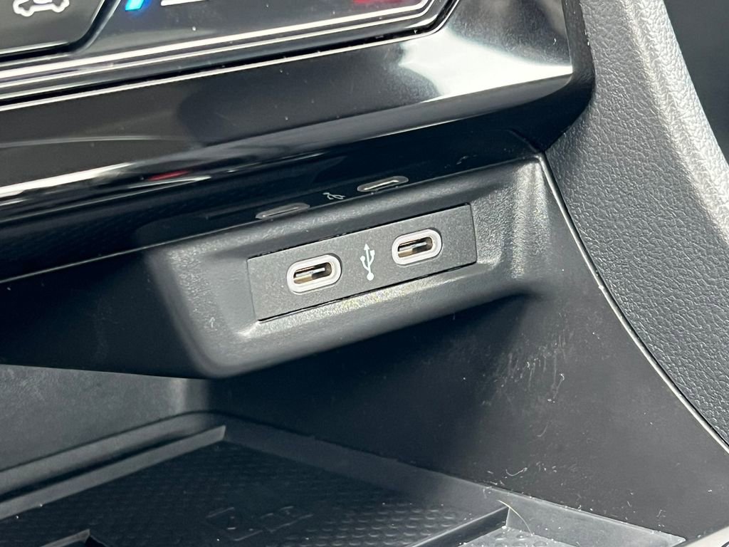 Used 2025 Volkswagen Jetta SEL image 28