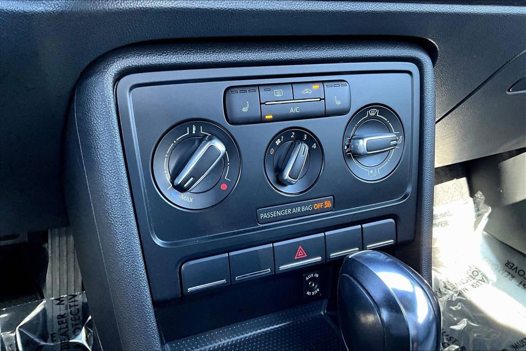 Used 2014 Volkswagen Beetle 2.5 image 13