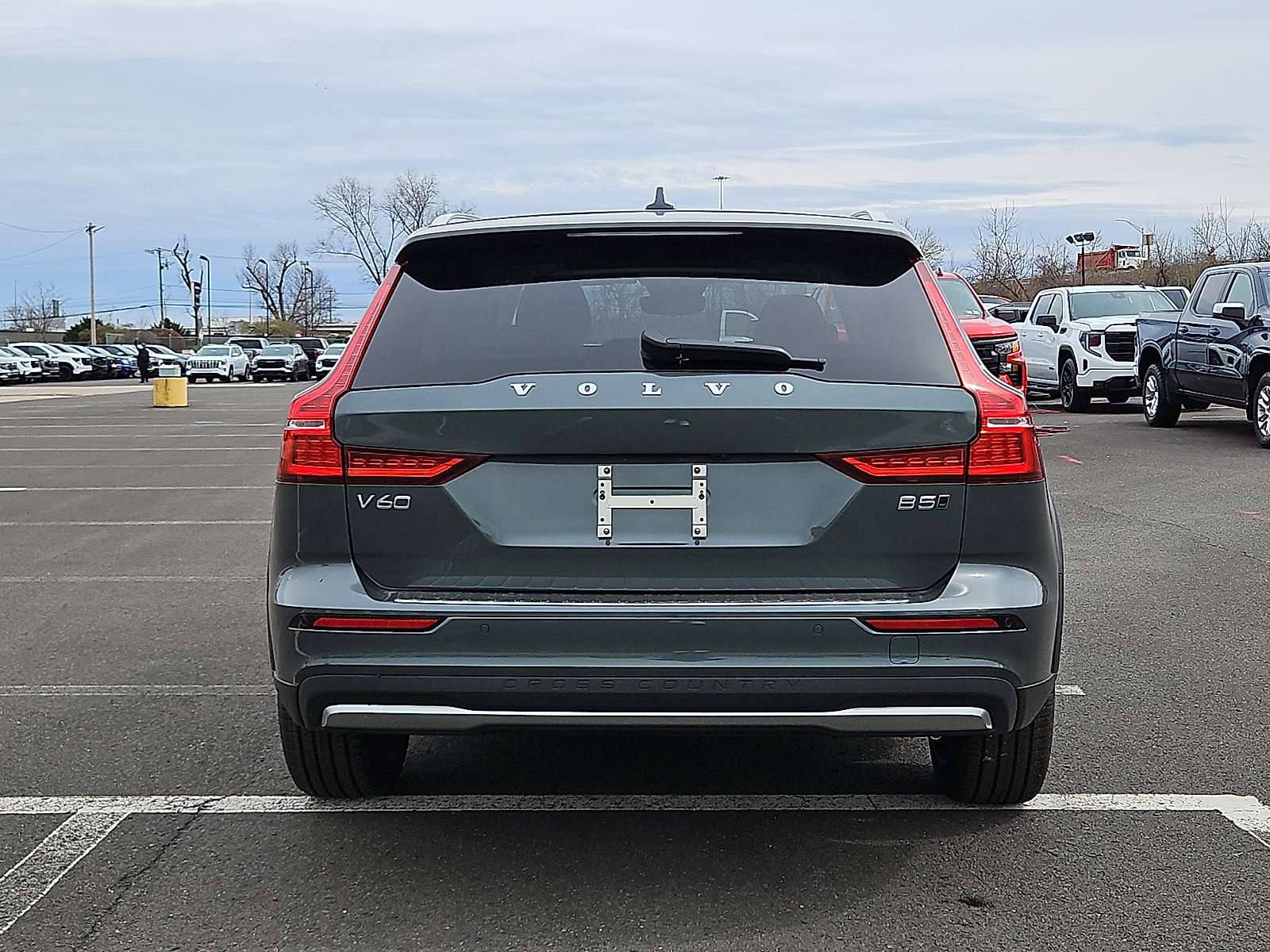 New 2026 Volvo V60 B5 Cross Country Plus w/ Protection Package Premier image 5