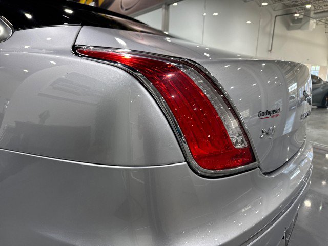 Used 2013 Jaguar XJ AWD image 39