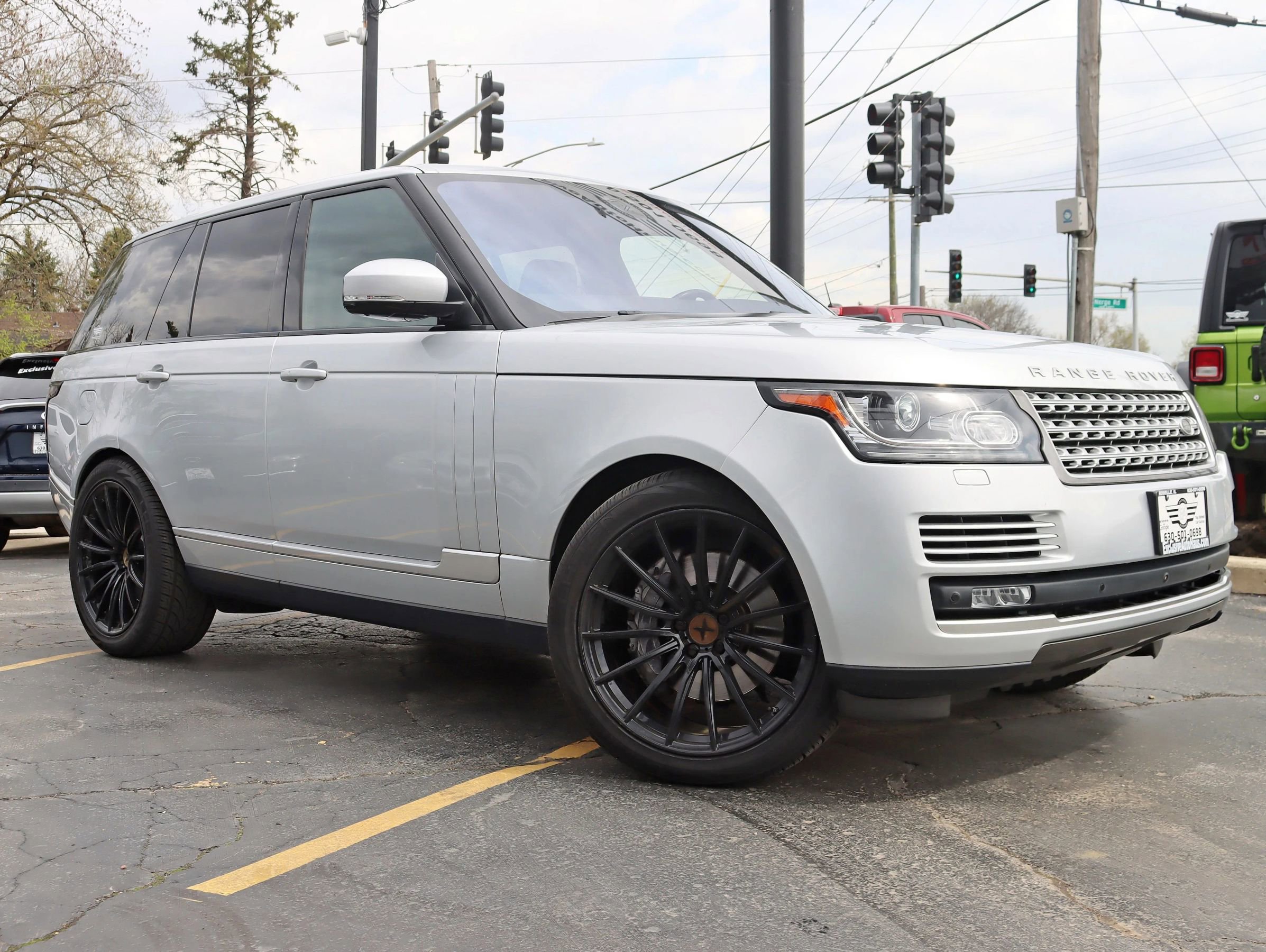 Used 2017 Land Rover Range Rover Supercharged image 2