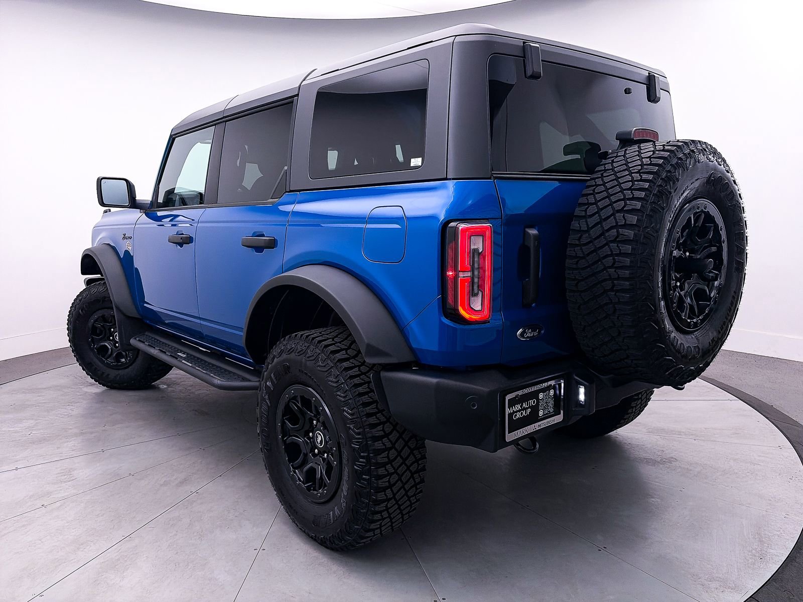 Used 2023 Ford Bronco Wildtrak image 3