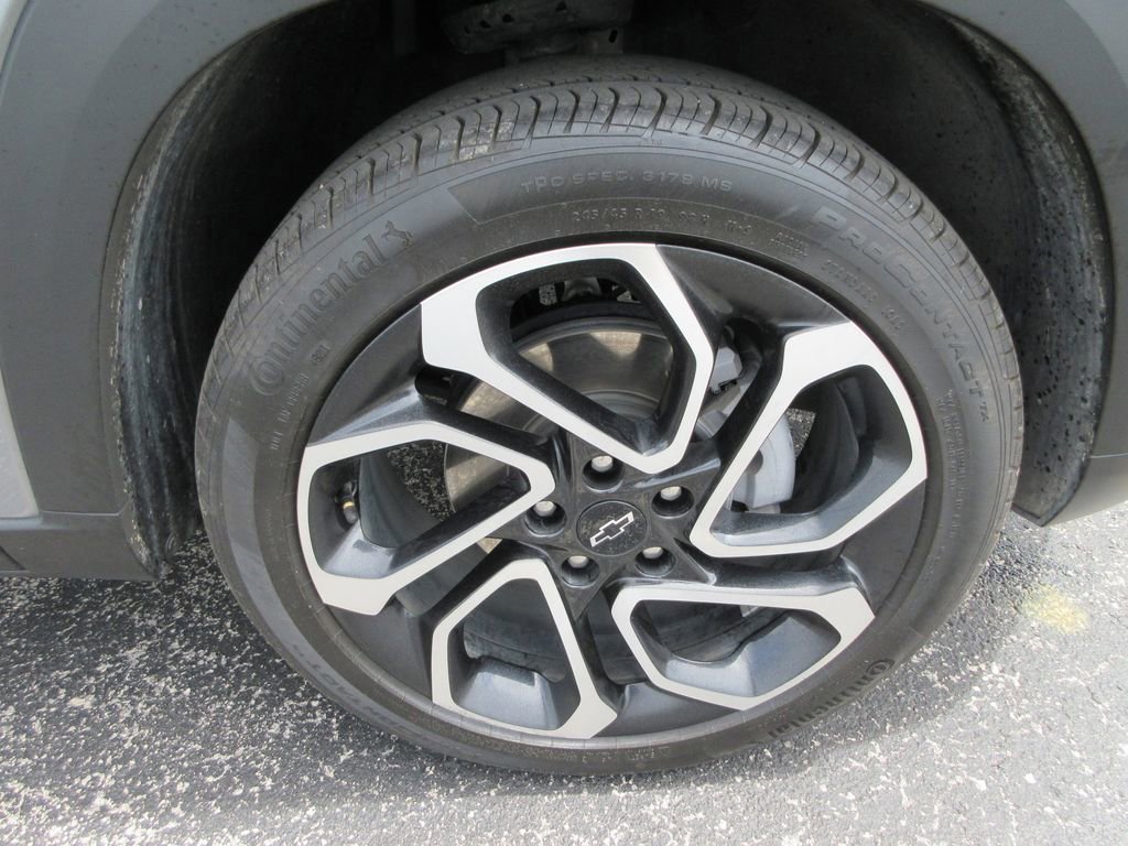 Certified 2025 Chevrolet Trax RS w/ Driver Confidence Package FWD image 9