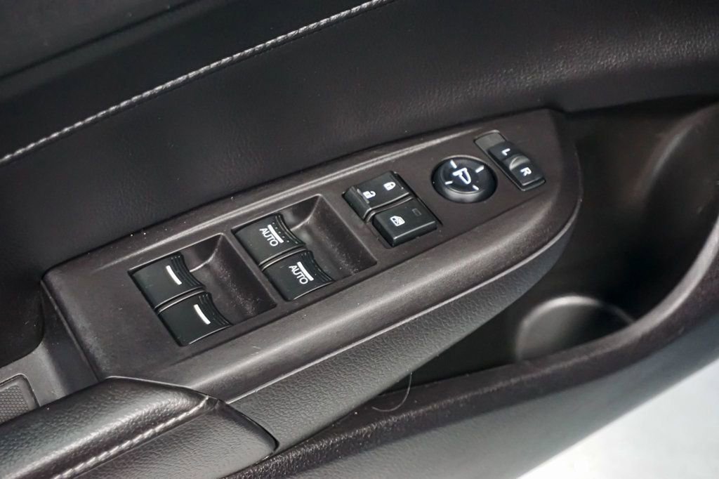 Used 2014 Acura ILX w/ Premium Package image 57