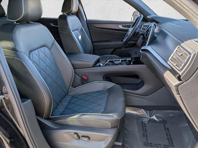 Used 2024 Volkswagen Atlas Cross Sport SEL Premium R-Line image 24