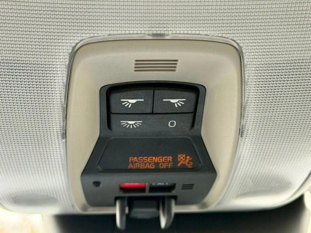 Used 2018 Volvo S60 T5 Dynamic w/ Vision Package image 23