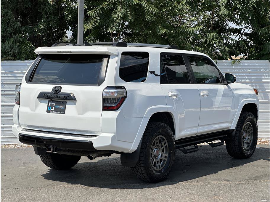 Used 2018 Toyota 4Runner TRD Off-Road Premium w/ TRD Performance Package AWD/4WD image 10