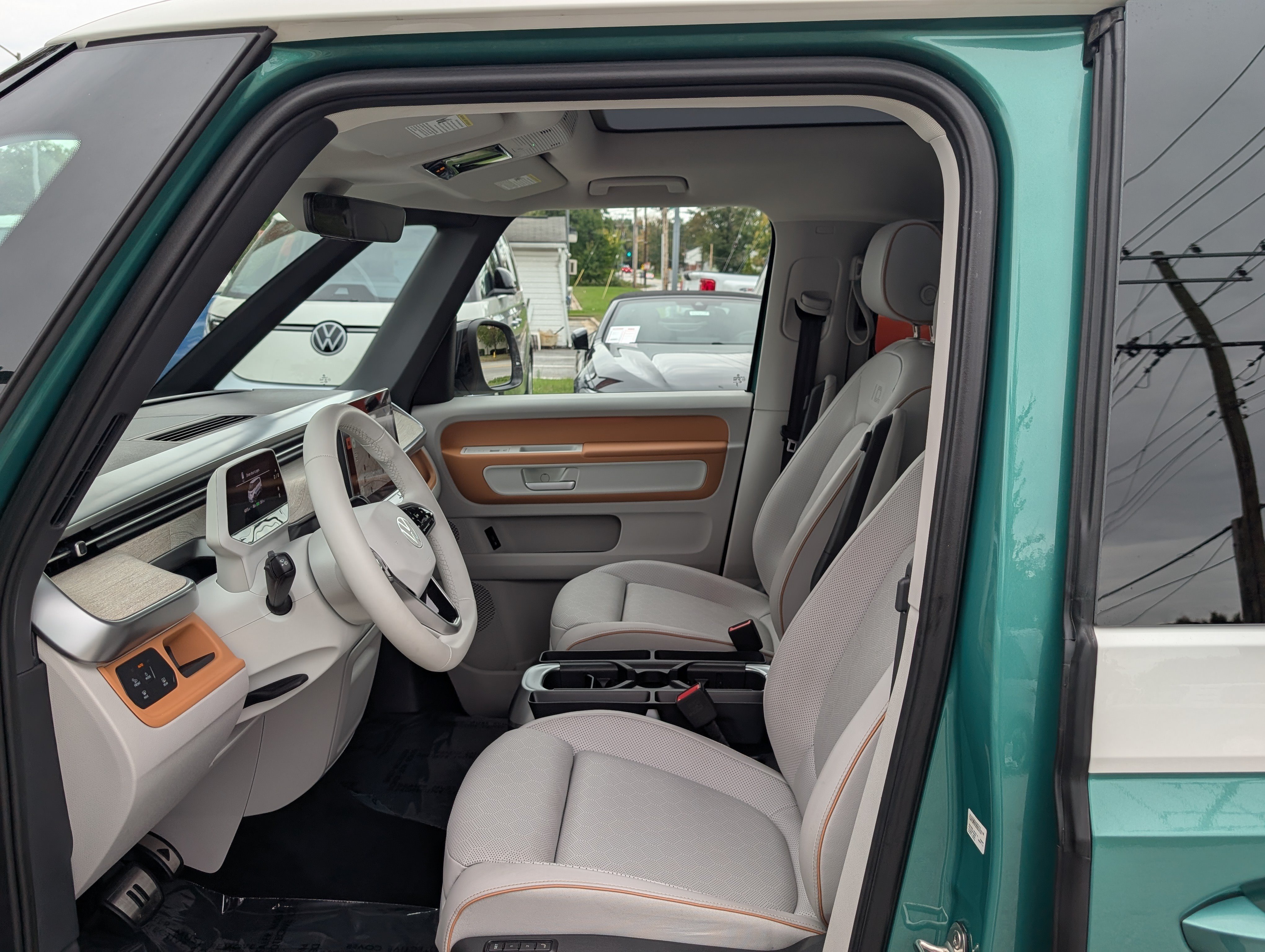Used 2025 Volkswagen ID. Buzz Pro S Plus RWD image 19