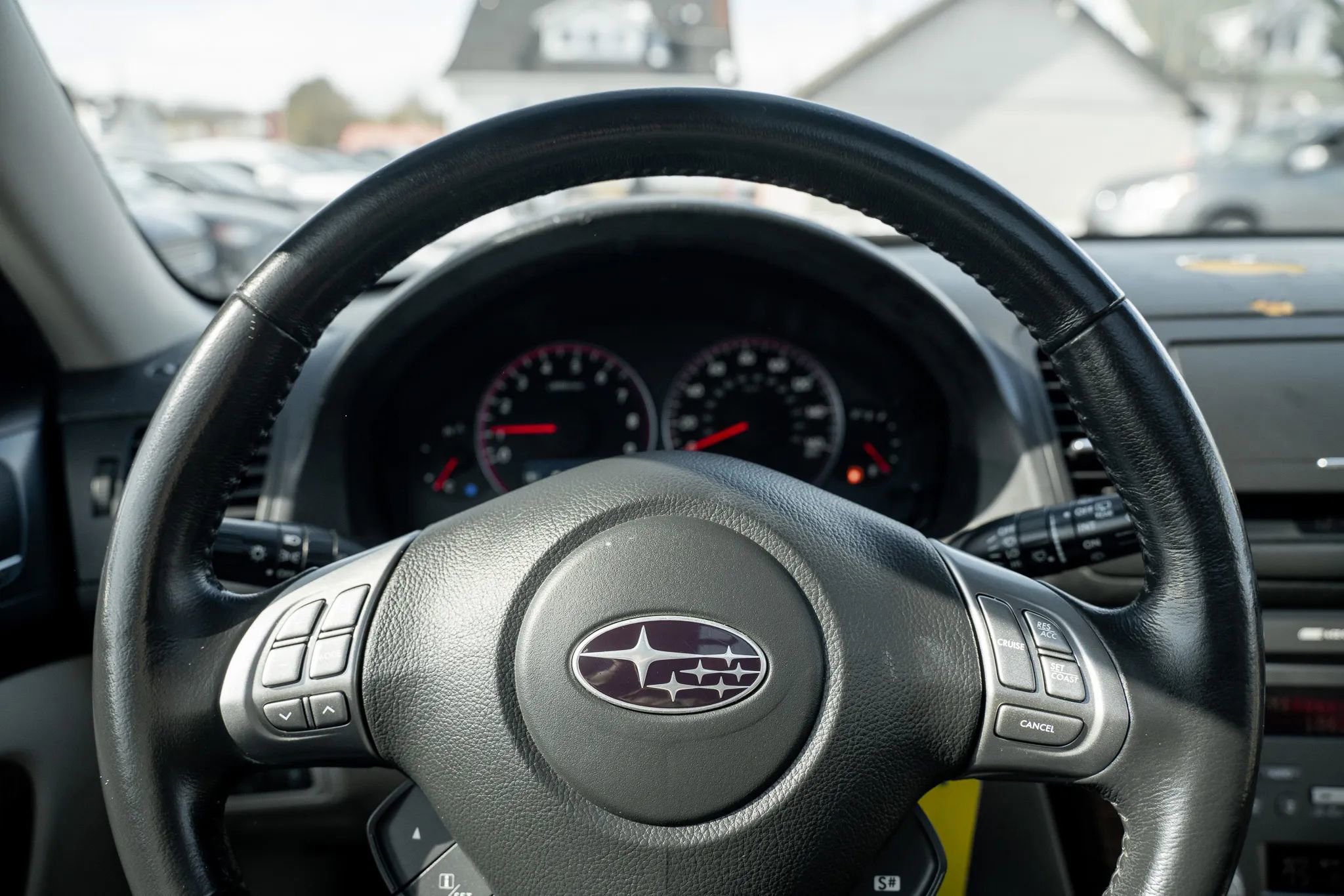 Used 2009 Subaru Outback 3.0R Limited image 18