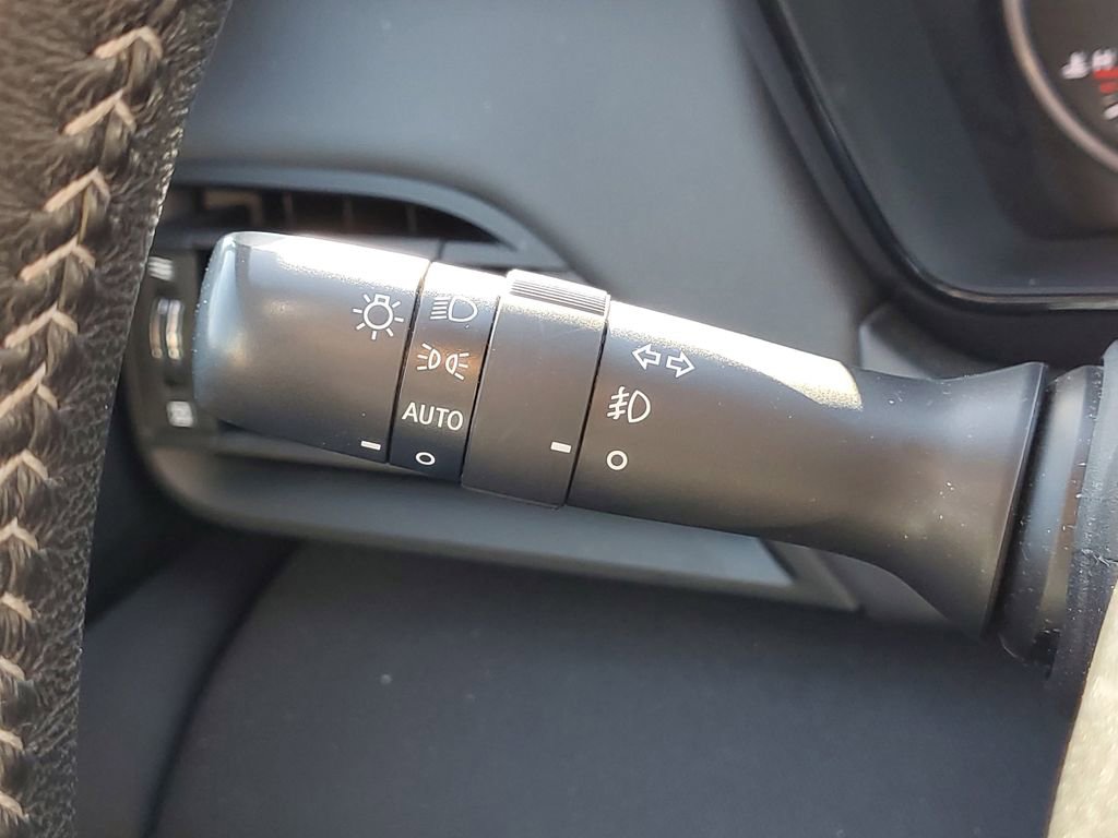 Used 2021 Subaru Outback Premium image 10