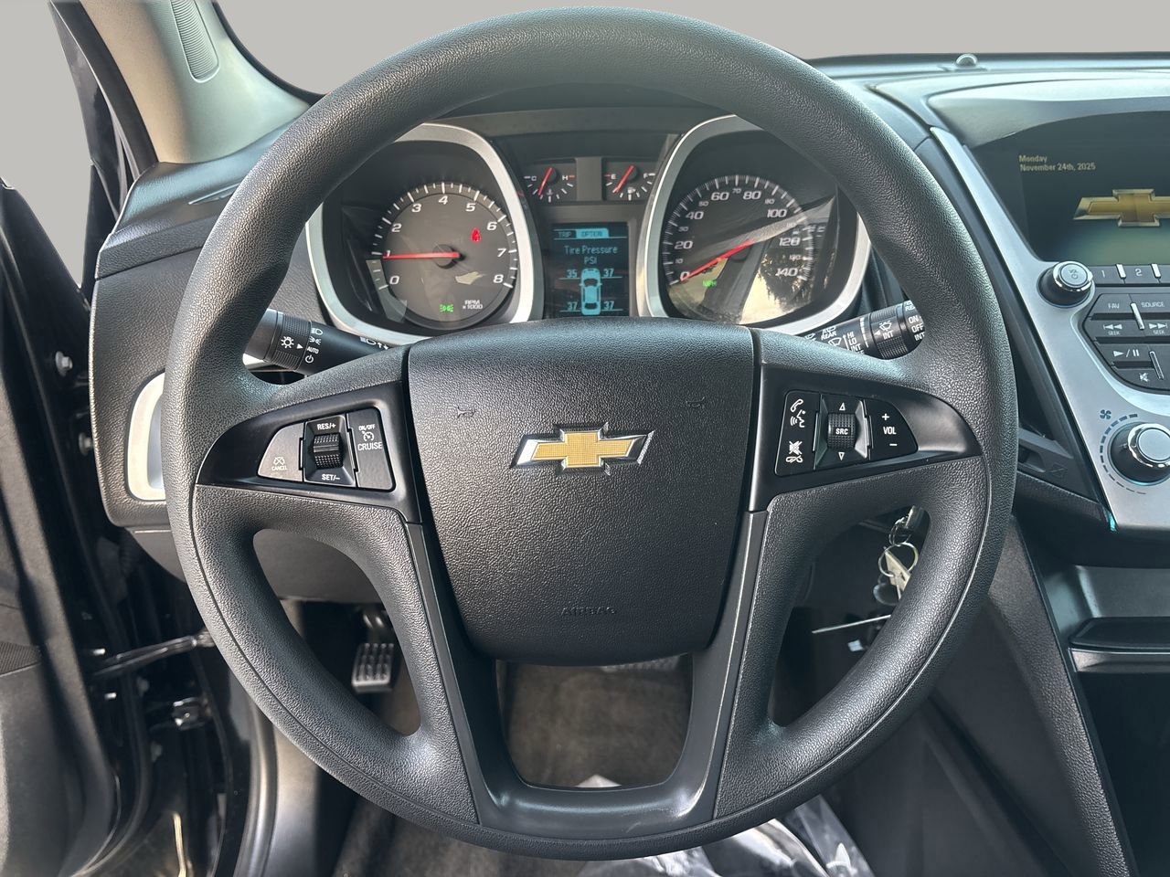 Used 2017 Chevrolet Equinox LS image 21