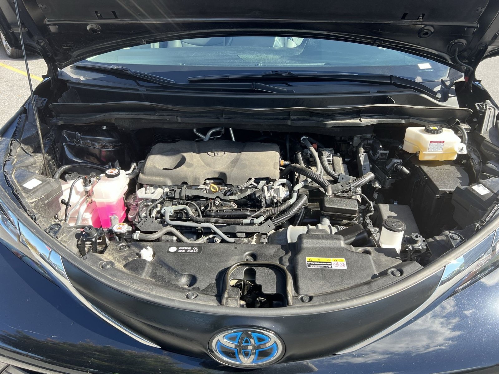 Used 2022 Toyota Sienna XLE FWD image 28