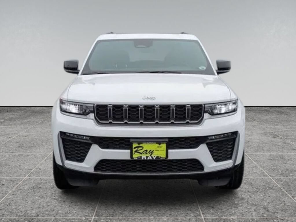 New 2026 Jeep Grand Cherokee Limited AWD/4WD image 2