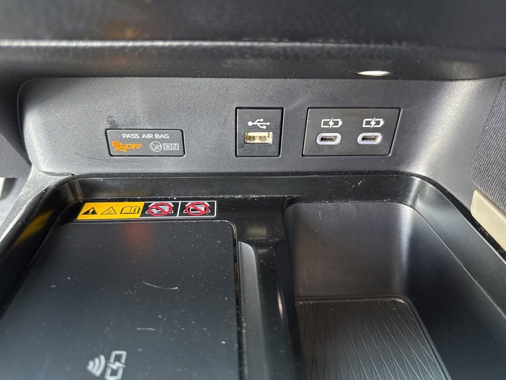 Used 2025 Toyota Camry LE FWD image 14