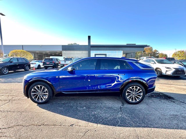 Used 2024 Cadillac Lyriq Sport w/ LPO, Floor Liner Package AWD/4WD image 7