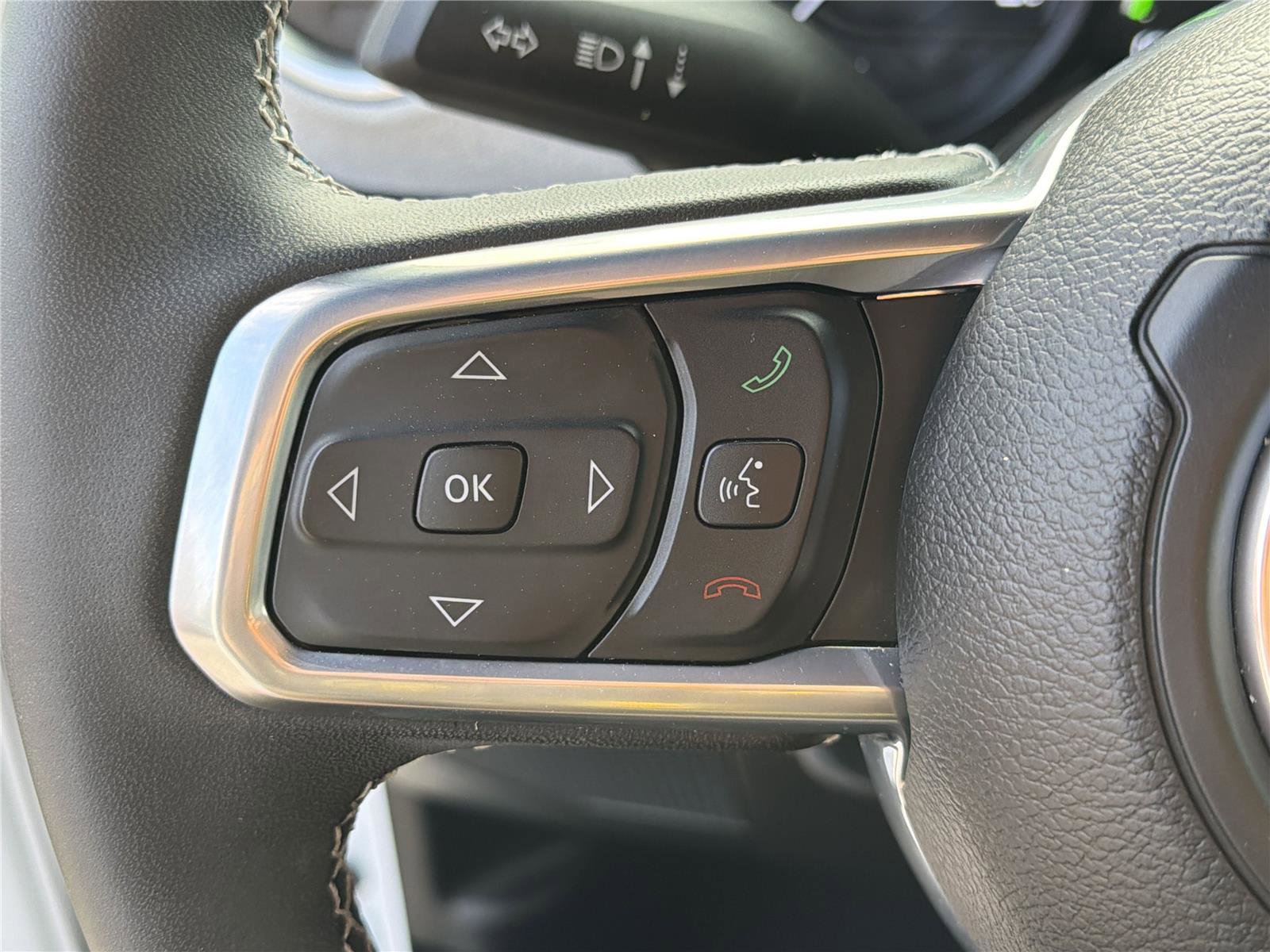 Used 2025 Jeep Wrangler Sahara w/ Safety Group image 26