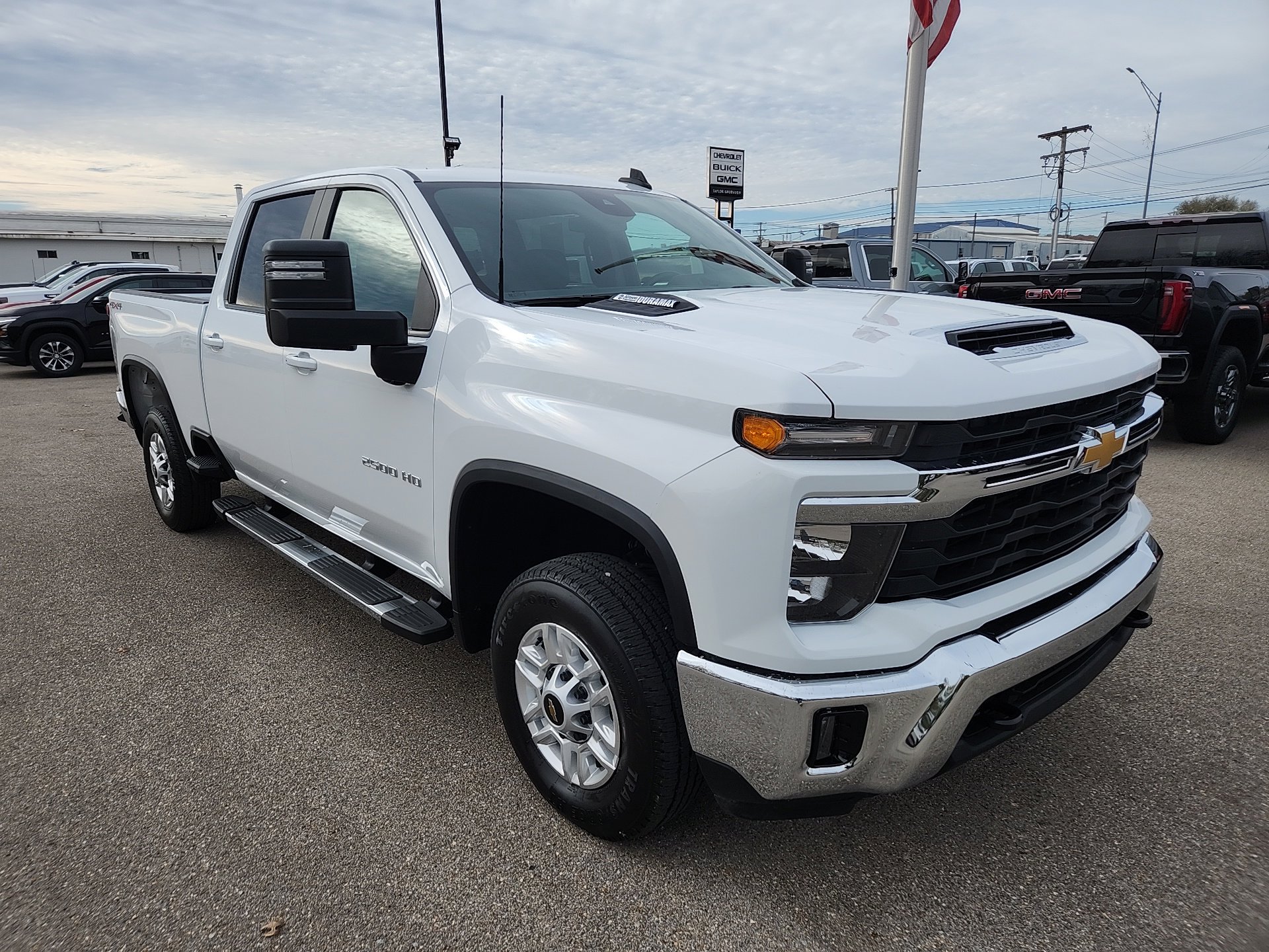 Used 2025 Chevrolet Silverado 2500 LT w/ Convenience Package image 2