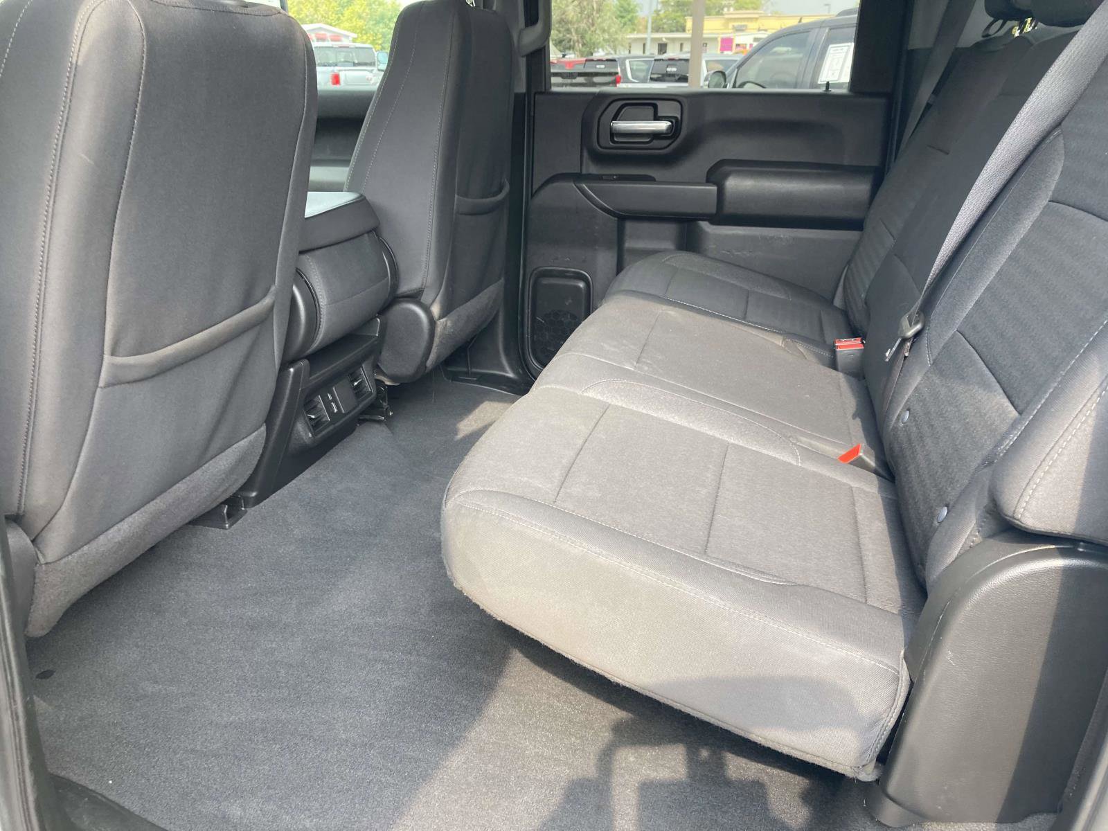 Used 2024 Chevrolet Silverado 2500 Custom w/ Custom Value Package image 9