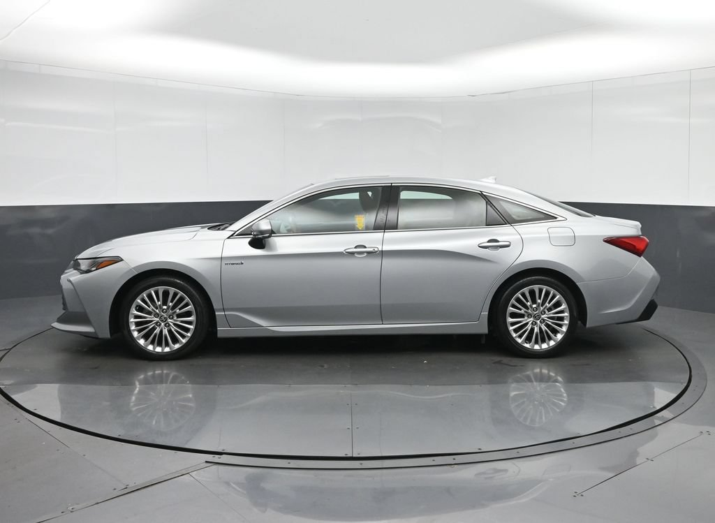 Used 2021 Toyota Avalon Limited w/ Advanced Safety Package FWD image 4