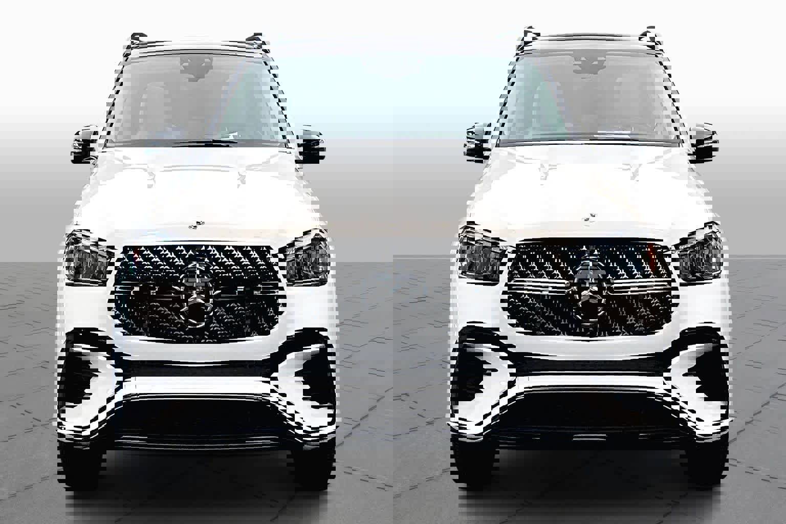 Used 2025 Mercedes-Benz GLE 450e 4MATIC image 4