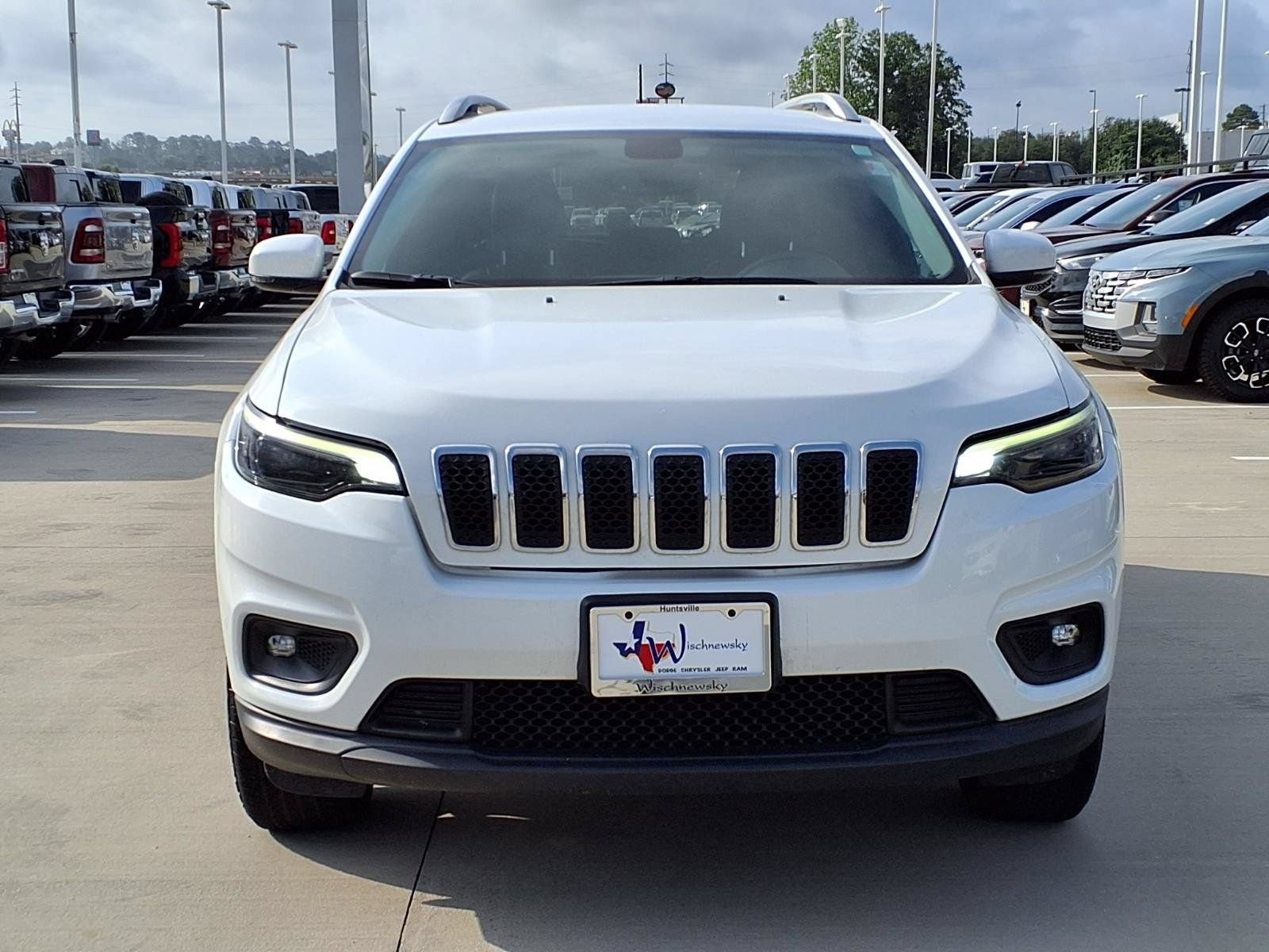 Used 2019 Jeep Cherokee Latitude Plus w/ Comfort/Convenience Group AWD/4WD image 4
