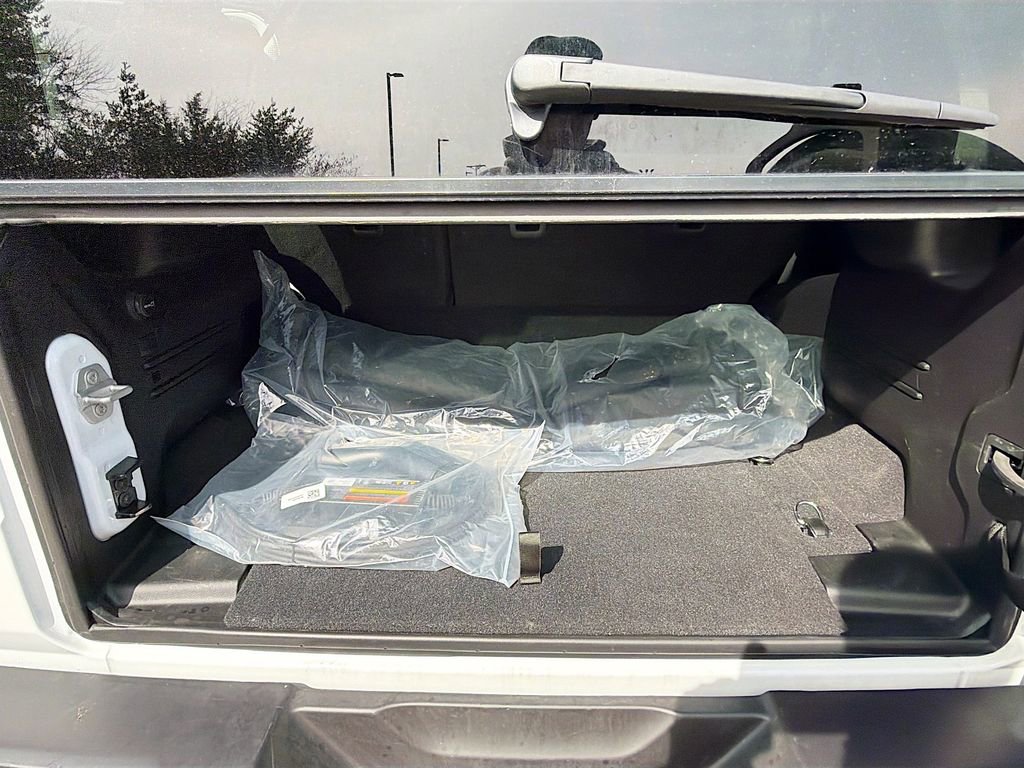 Used 2025 Jeep Wrangler Unlimited Sahara image 32