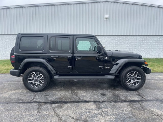 Used 2024 Jeep Wrangler Sahara w/ Safety Group image 9