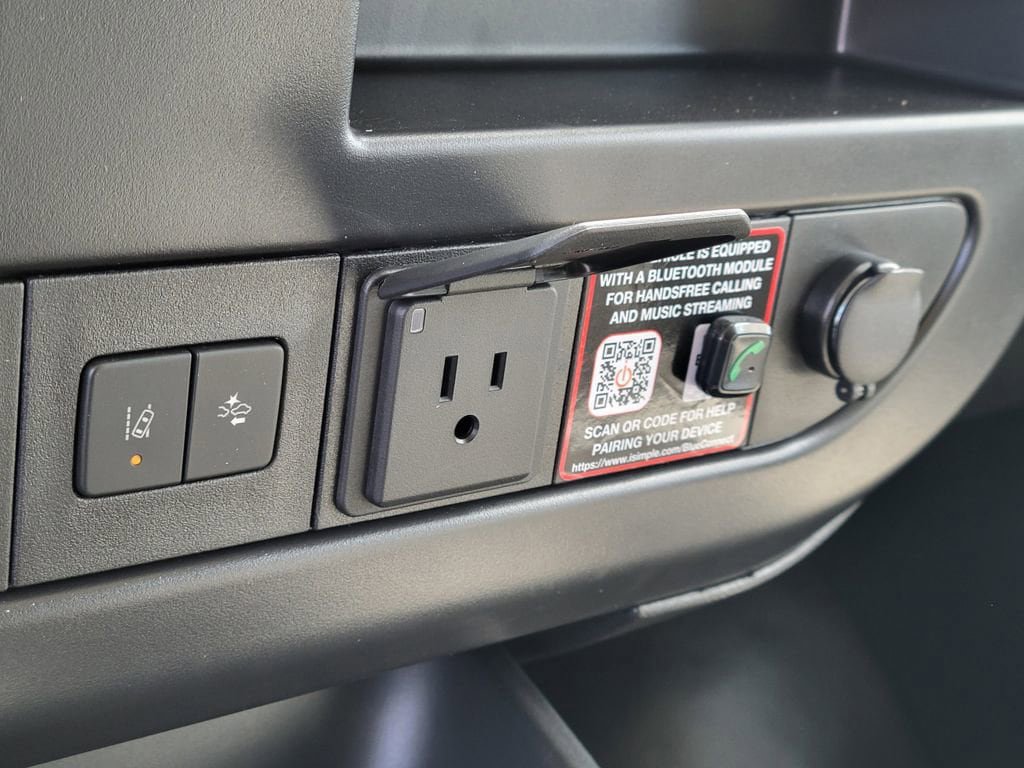 New 2026 Chevrolet Express 3500 Extended RWD image 8
