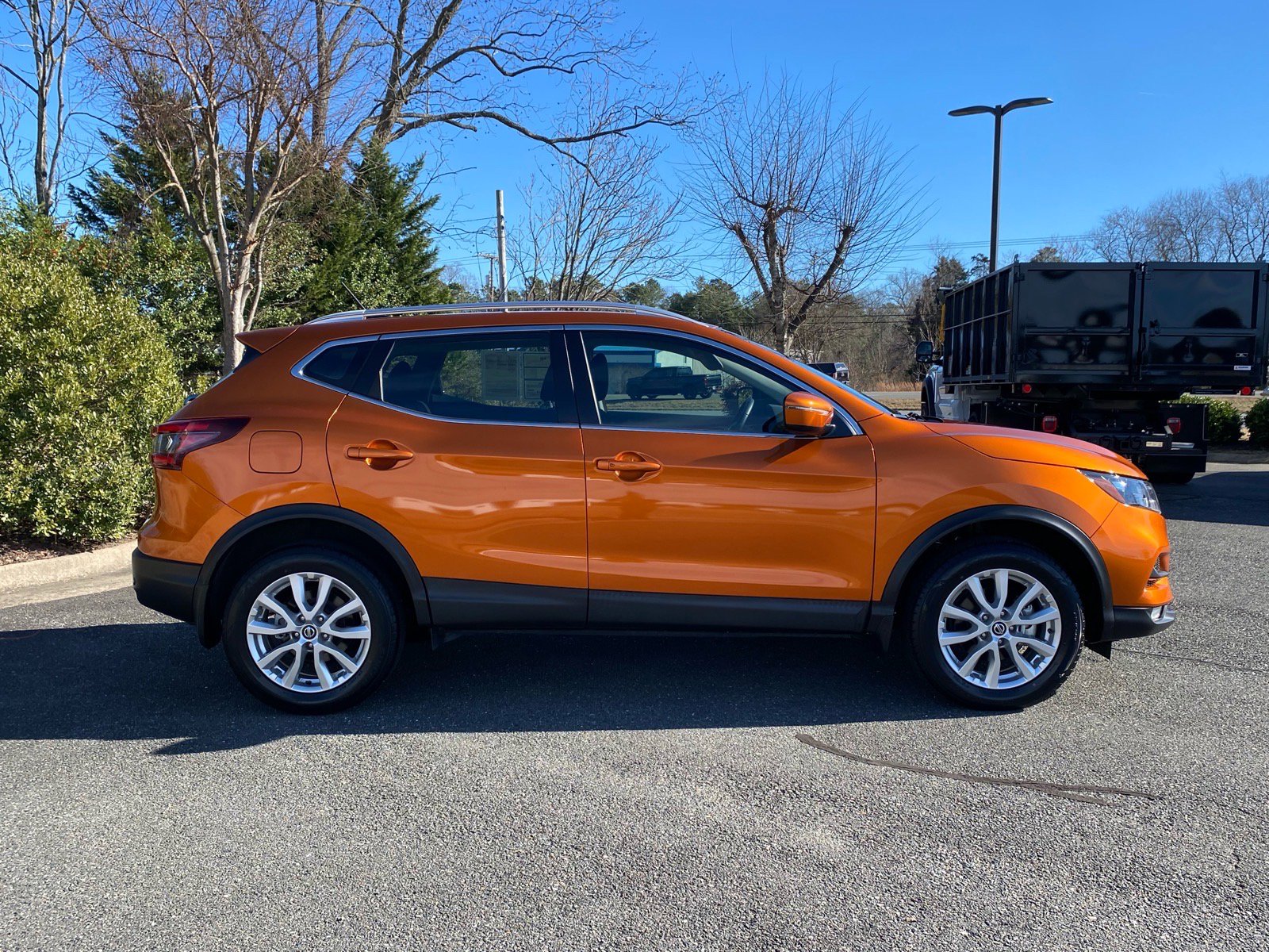 Used 2021 Nissan Rogue Sport SV image 3