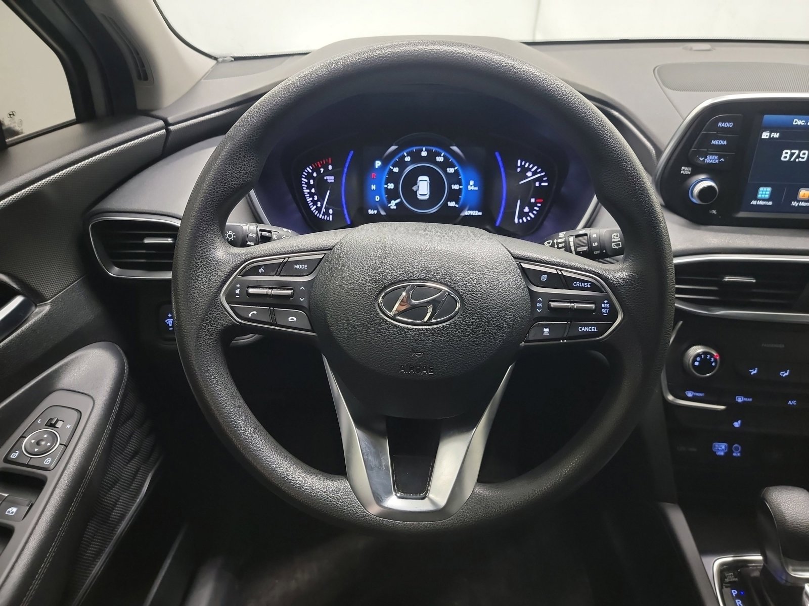 Used 2019 Hyundai Santa Fe SEL image 17