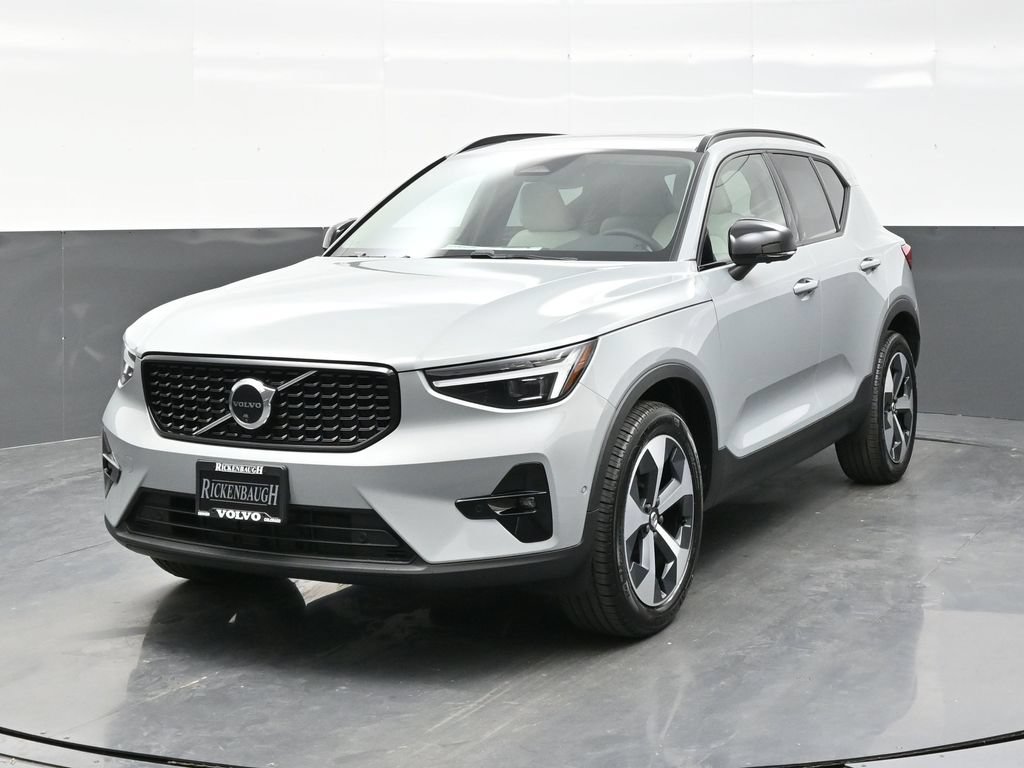 New 2026 Volvo XC40 B5 Plus w/ Protection Package Premier AWD/4WD image 2