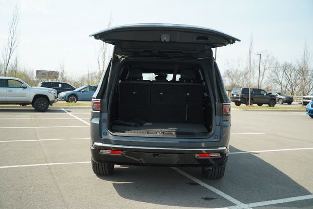 Used 2024 Jeep Wagoneer 4WD w/ Premium Group I image 18