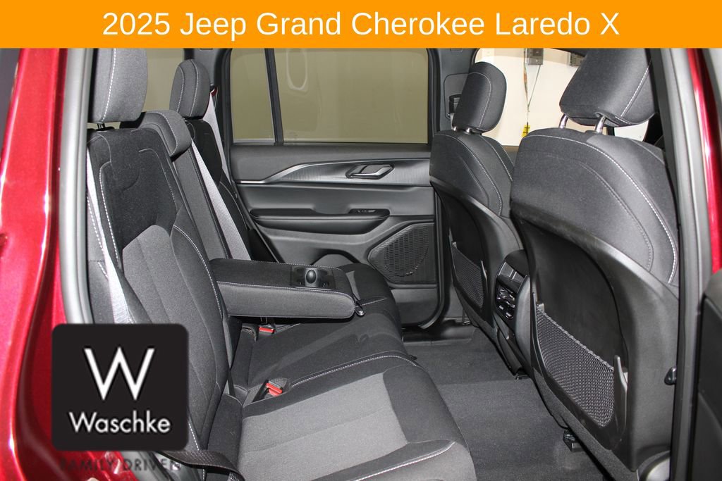 Used 2025 Jeep Grand Cherokee Laredo X w/ Trailer Tow Package AWD/4WD image 25