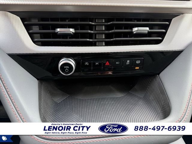 Used 2026 Ford Explorer Active w/ Active Comfort Package image 26