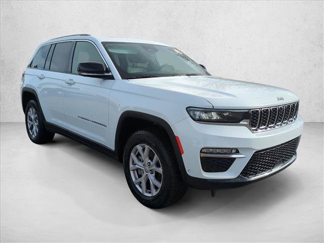 Used 2022 Jeep Grand Cherokee Limited w/ Luxury Tech Group II image 3