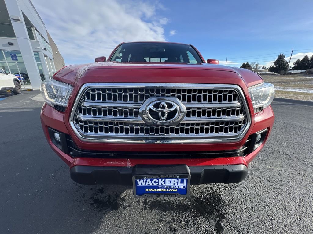 Used 2016 Toyota Tacoma TRD Off-Road image 32