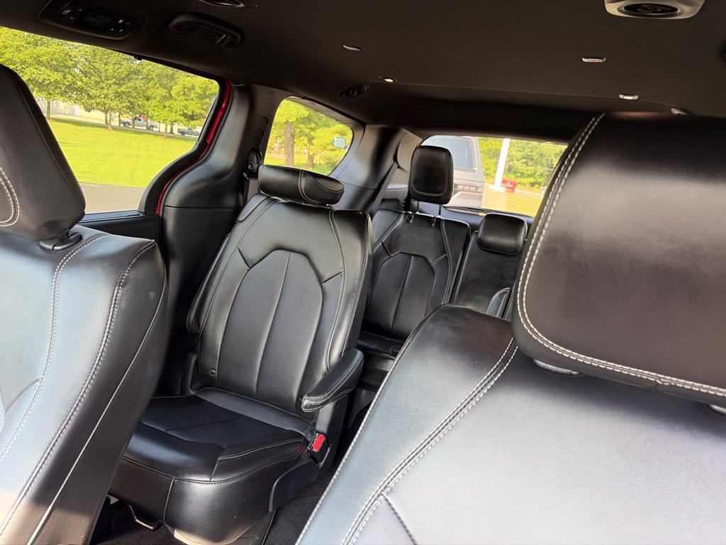 Certified 2025 Chrysler Pacifica Select FWD image 21