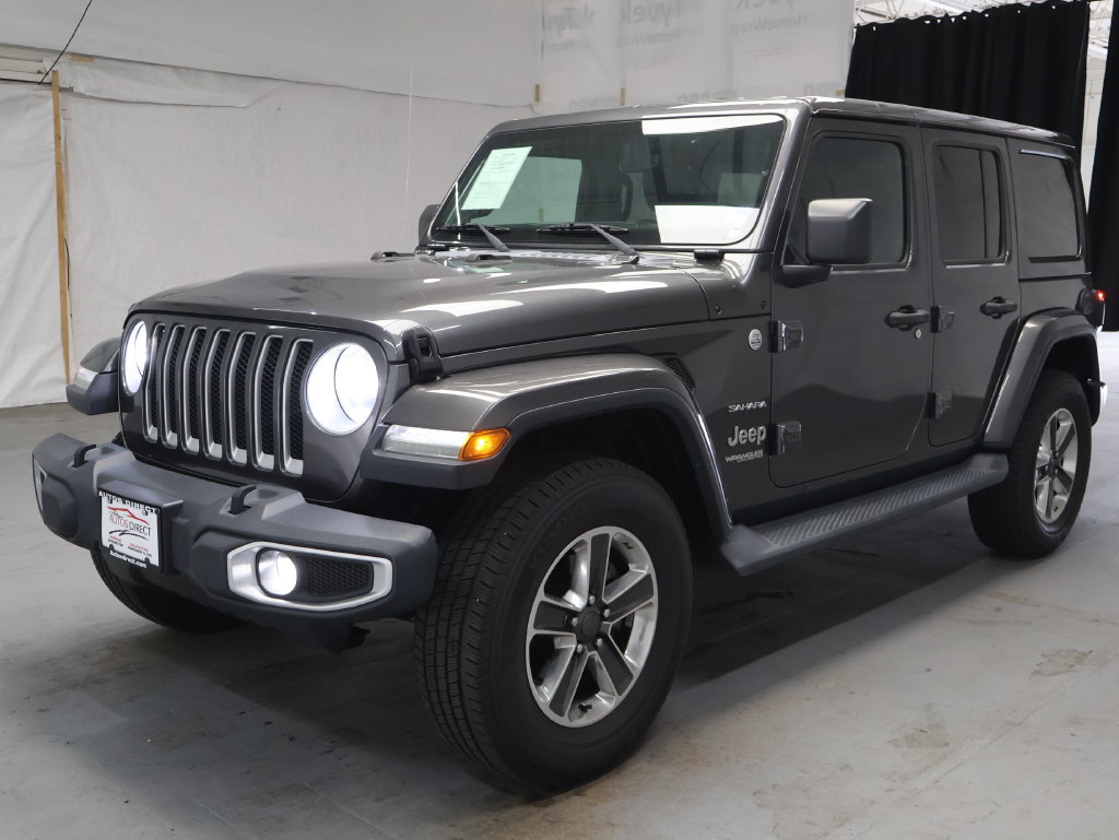 Used 2018 Jeep Wrangler Unlimited Sahara w/ Dual Top Group AWD/4WD image 3