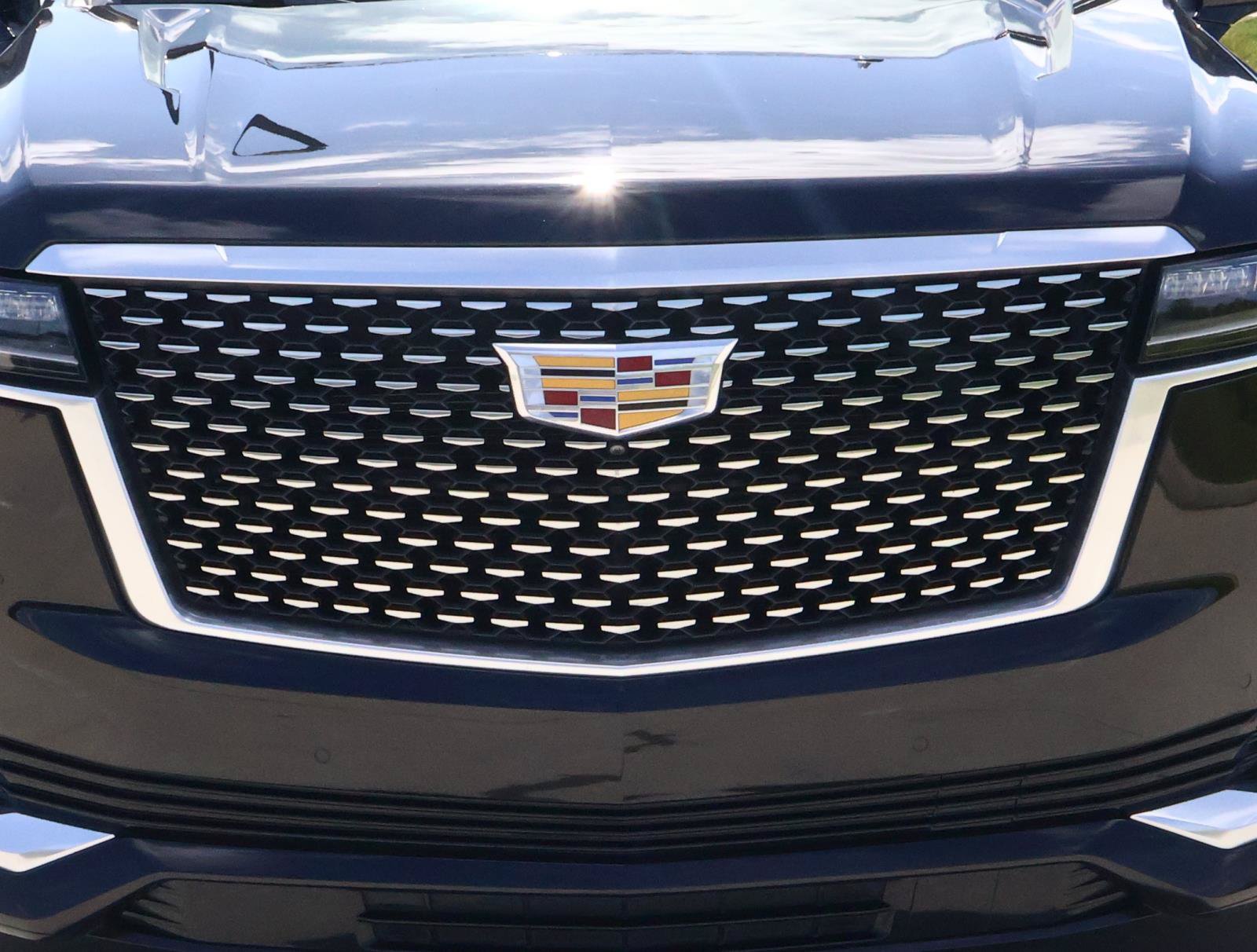 Used 2023 Cadillac Escalade Premium Luxury AWD/4WD image 8