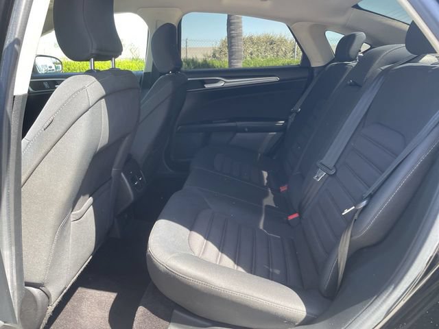 Used 2017 Ford Fusion SE w/ Fusion SE Technology Package FWD image 24