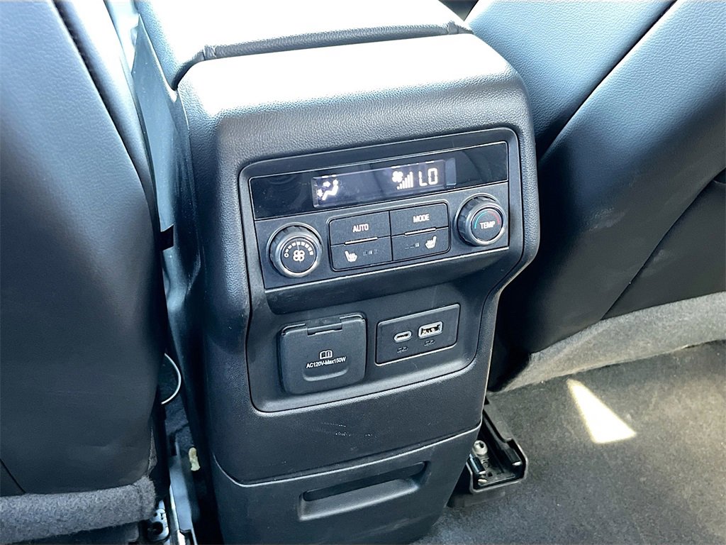 Used 2022 GMC Acadia AT4 w/ Technology Package image 27
