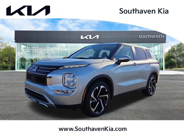 Used 2024 Mitsubishi Outlander SE image 1