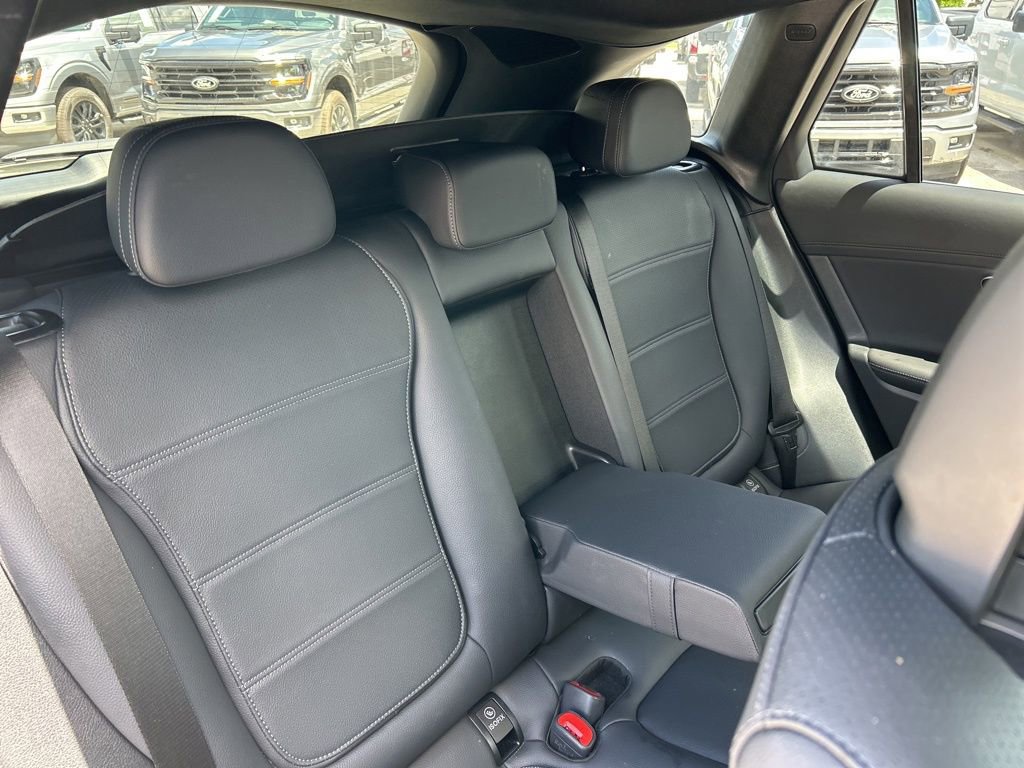 Used 2024 Mercedes-Benz GLC 300 4MATIC image 40