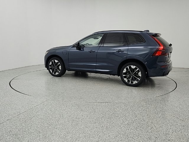 New 2027 Volvo XC60 T8 Plus AWD/4WD image 7