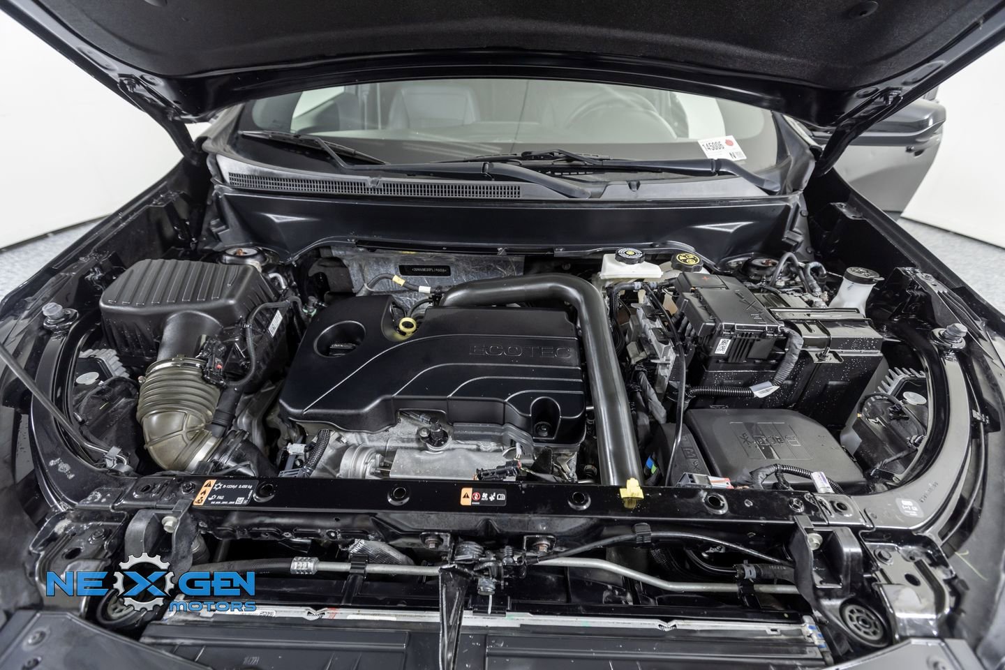 Used 2023 Chevrolet Equinox RS FWD image 46